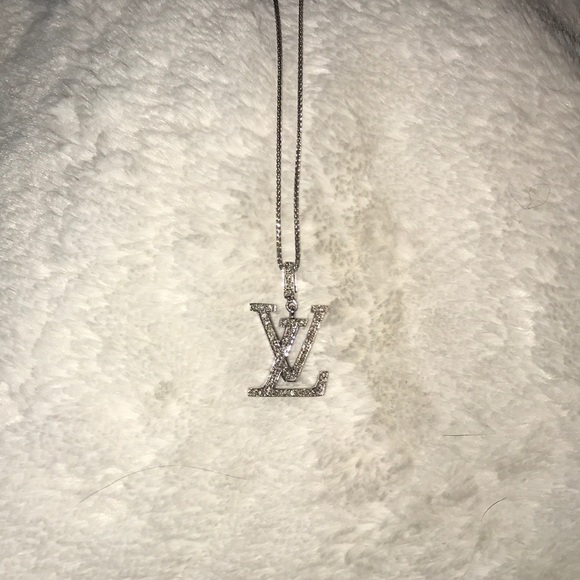 💎STUNNING💎Louis Vuitton Necklace - Picture 2 of 6